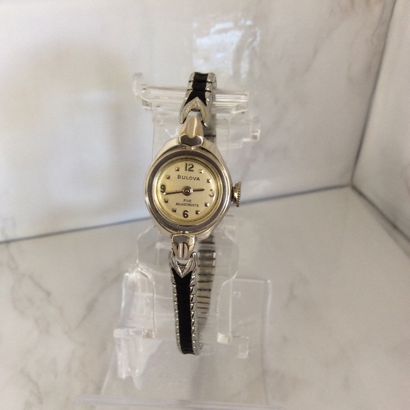 Bulova Ladies Watch - Picture 4 of 11